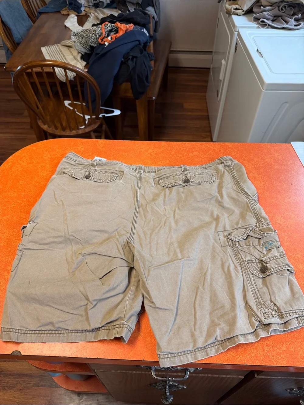 Lee Men's Cargo Shorts in Tan
